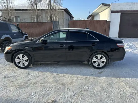 Toyota Camry 2007 года за 3 800 000 тг. в Актобе – фото 3