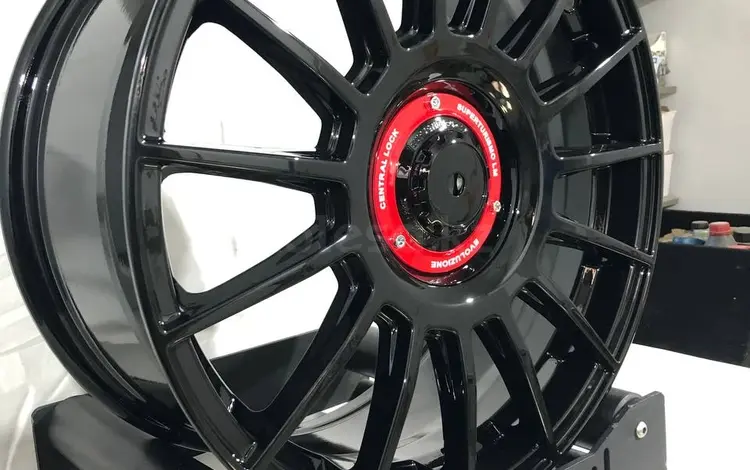 OZ Racing R18 8J 5x100/5x112 ET42 66, 5 Glossy Black + Powder Coating за 340 000 тг. в Алматы