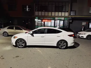 Hyundai Elantra, 2017