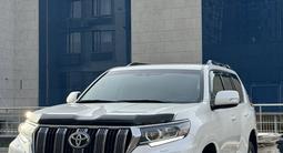 Toyota Land Cruiser Prado 2019 года за 27 250 000 тг. в Алматы – фото 3