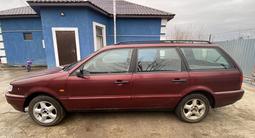 Volkswagen Passat 1994 года за 1 700 000 тг. в Уральск – фото 2