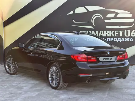 BMW 530 2018 года за 16 200 000 тг. в Атырау – фото 4