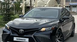 Toyota Camry 2022 года за 14 500 000 тг. в Тараз