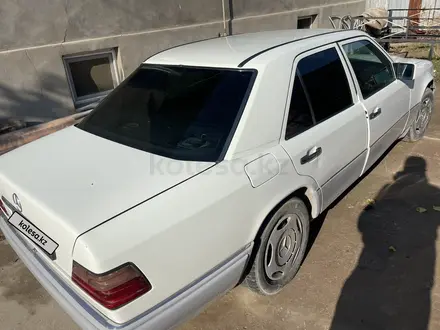 Mercedes-Benz E 230 1990 года за 1 600 000 тг. в Абай (Келесский р-н) – фото 3