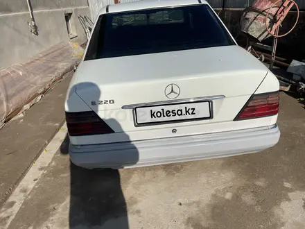 Mercedes-Benz E 230 1990 года за 1 600 000 тг. в Абай (Келесский р-н) – фото 4