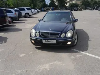 Mercedes-Benz E 320