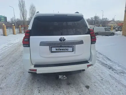 Toyota Land Cruiser Prado 2018 года за 20 300 000 тг. в Актобе – фото 2