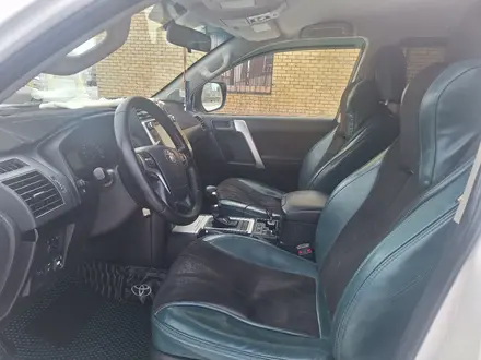 Toyota Land Cruiser Prado 2018 года за 20 300 000 тг. в Актобе – фото 5