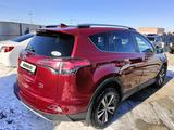 Toyota RAV4 2018 года за 11 000 000 тг. в Атырау – фото 4