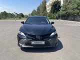 Toyota Camry 2020 года за 14 500 000 тг. в Алматы – фото 2
