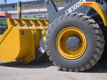 XCMG  Фронтальный погрузчик XCMG Карьерного Типа LW300KN 2025 года за 15 500 000 тг. в Алматы – фото 3