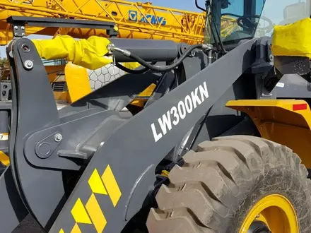 XCMG  Фронтальный погрузчик XCMG Карьерного Типа LW300KN 2025 года за 15 500 000 тг. в Алматы – фото 9