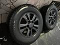Зимняя резина с дисками оригинал. Стояла на Land Cruiser 200үшін200 000 тг. в Петропавловск – фото 6