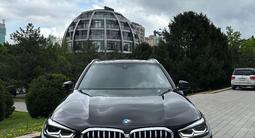 BMW X5 2022 года за 31 500 000 тг. в Алматы – фото 2