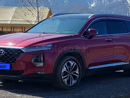 Hyundai Santa Fe 2019 года за 14 500 000 тг. в Алматы