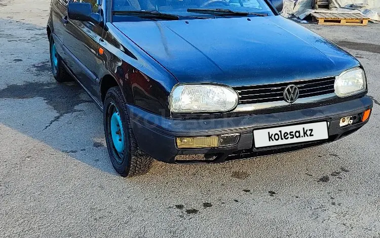 Volkswagen Golf 1993 года за 900 000 тг. в Алматы