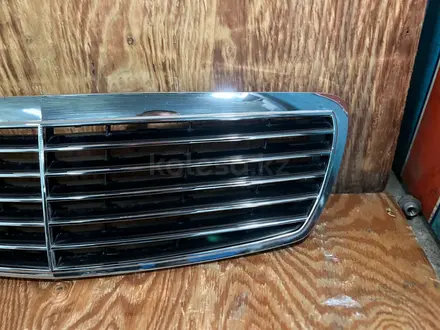 Решетка радиатора MERCEDES W210 (рест и до рест) за 30 000 тг. в Шымкент – фото 18