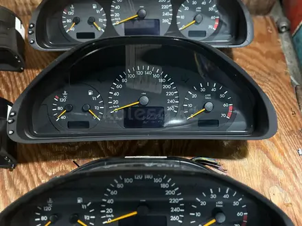 Решетка радиатора MERCEDES W210 (рест и до рест) за 30 000 тг. в Шымкент – фото 7