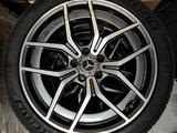 Оригинальные диски R19 + шины Michelin Alpin 5 на Mercedes за 1 000 000 тг. в Алматы – фото 2