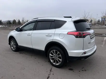 Toyota RAV4 2018 года за 10 800 000 тг. в Астана – фото 4