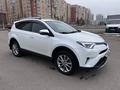 Toyota RAV4 2018 годаүшін10 800 000 тг. в Астана – фото 2