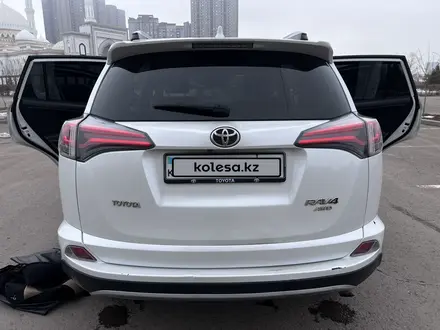 Toyota RAV4 2018 года за 10 800 000 тг. в Астана – фото 5