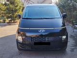 Hyundai Staria 2023 годаfor19 700 000 тг. в Алматы