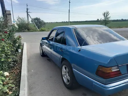 Mercedes-Benz E 230 1989 года за 950 000 тг. в Алматы – фото 4