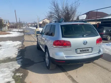 Volkswagen Touareg 2005 годаүшін5 500 000 тг. в Алматы – фото 4