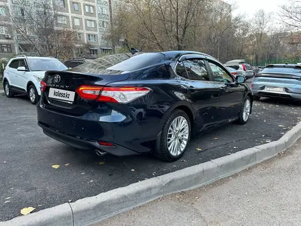 Toyota Camry 2018 года за 13 000 000 тг. в Алматы – фото 7