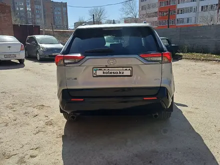 Toyota RAV4 2019 года за 14 000 000 тг. в Усть-Каменогорск – фото 4