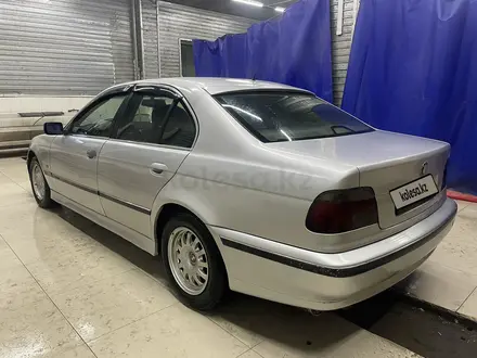 BMW 528 1997 года за 2 800 000 тг. в Новоишимский – фото 3