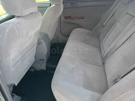 Toyota Camry 2003 года за 5 300 000 тг. в Актобе – фото 12