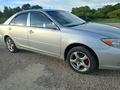 Toyota Camry 2003 года за 5 300 000 тг. в Актобе – фото 5