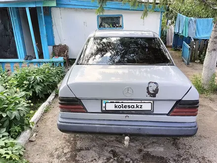 Mercedes-Benz E 200 1989 года за 1 000 000 тг. в Шахтинск – фото 3