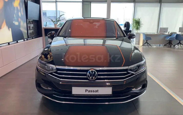 Volkswagen Passat 2022 года за 17 080 000 тг. в Астана