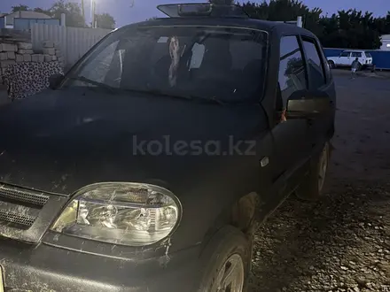 Chevrolet Niva 2007 года за 1 650 000 тг. в Актобе – фото 2