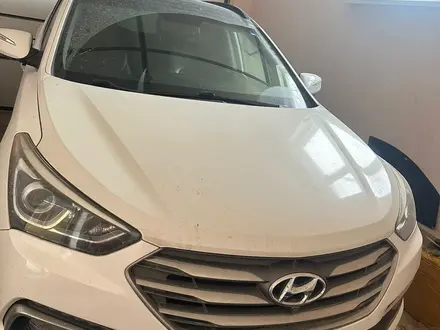 Hyundai Santa Fe 2016 года за 8 500 000 тг. в Атырау