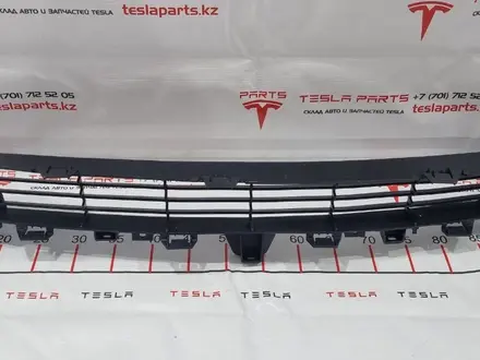 Решетка декор передняя Tesla model 3 за 25 000 тг. в Алматы