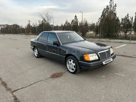 Mercedes-Benz E 200 1993 года за 1 650 000 тг. в Тараз – фото 3