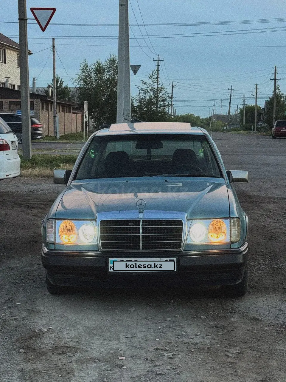 Mercedes-Benz E-Class, 1992