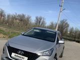 Hyundai Accent 2021 года за 6 800 000 тг. в Актобе