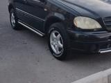Mercedes-Benz ML 320 1999 годаүшін2 700 000 тг. в Актау – фото 4