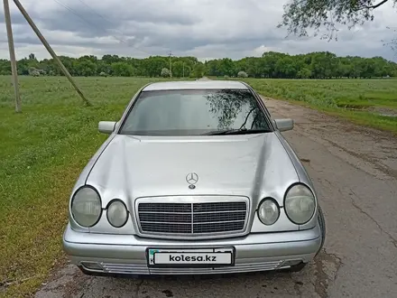 Mercedes-Benz E 230 1995 года за 2 000 000 тг. в Алматы