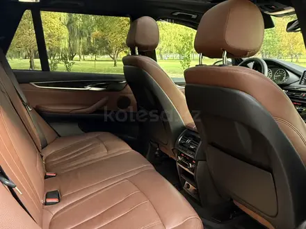 BMW X5 2016 года за 15 000 000 тг. в Алматы – фото 12