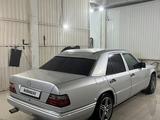 Mercedes-Benz E 200 1993 года за 2 700 000 тг. в Костанай – фото 2