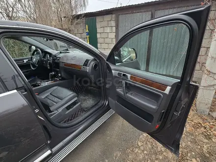 Volkswagen Touareg 2008 года за 7 200 000 тг. в Караганда – фото 13