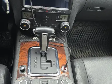 Volkswagen Touareg 2008 года за 7 200 000 тг. в Караганда – фото 22