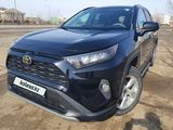 Toyota RAV4 2020 года за 12 800 000 тг. в Уральск
