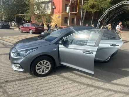 Hyundai Accent 2019 года за 5 800 000 тг. в Отеген-Батыр – фото 3